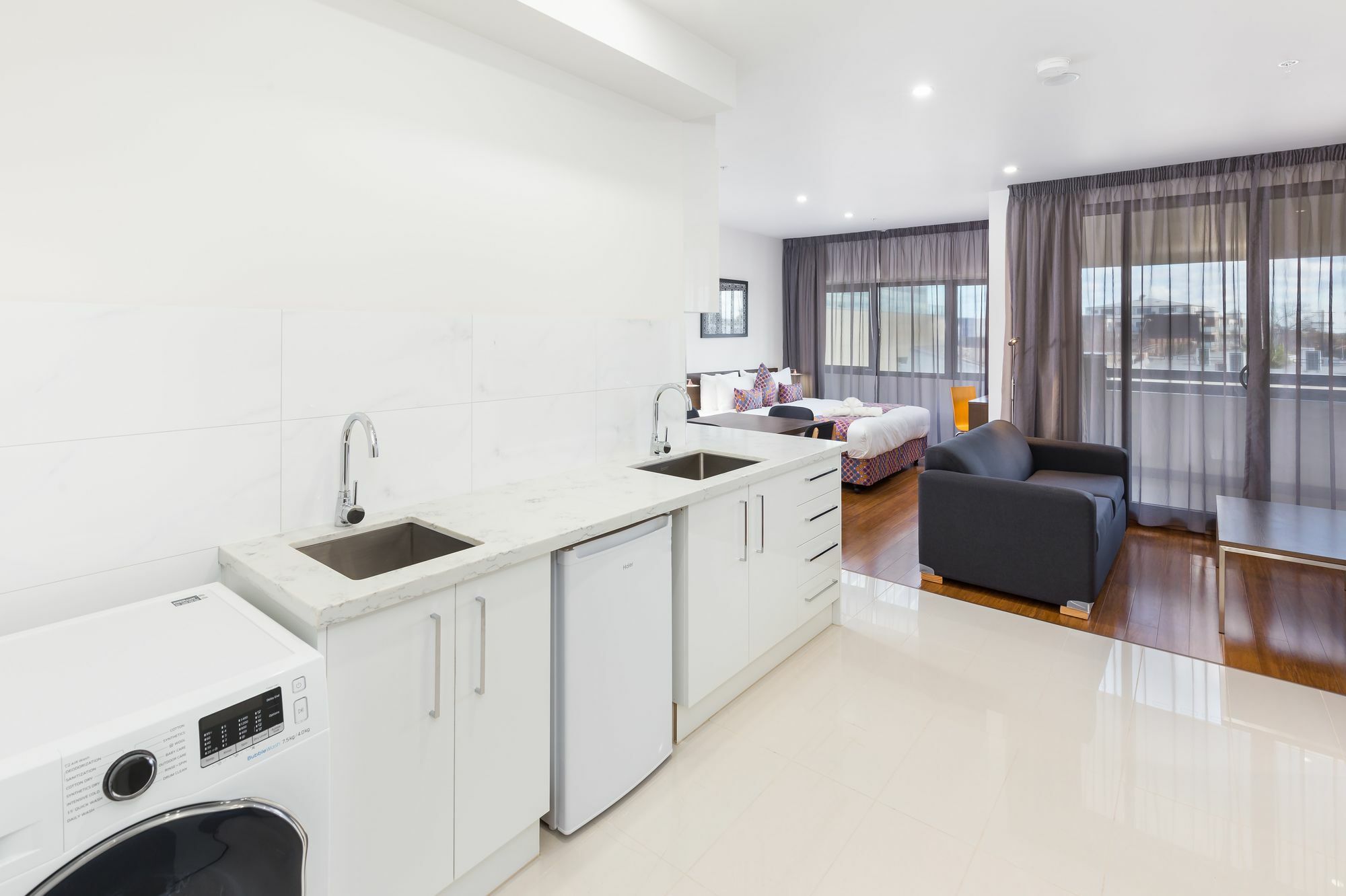 City Edge Dandenong Apartment Hotel מראה חיצוני תמונה