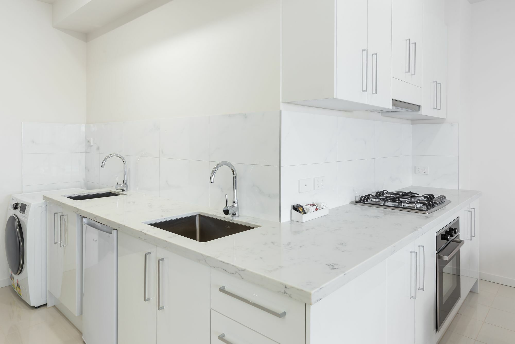 City Edge Dandenong Apartment Hotel מראה חיצוני תמונה